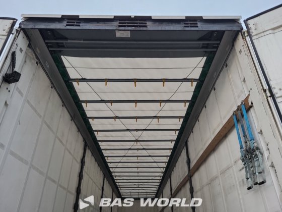 クローネカーテンサイドセミトレーラー