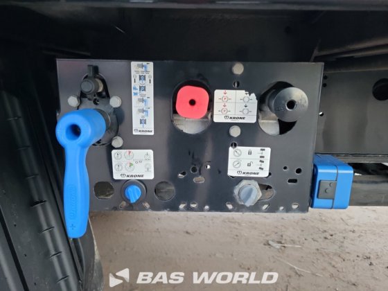 クローネカーテンサイドセミトレーラー