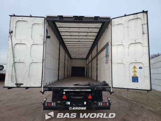 クローネカーテンサイドセミトレーラー