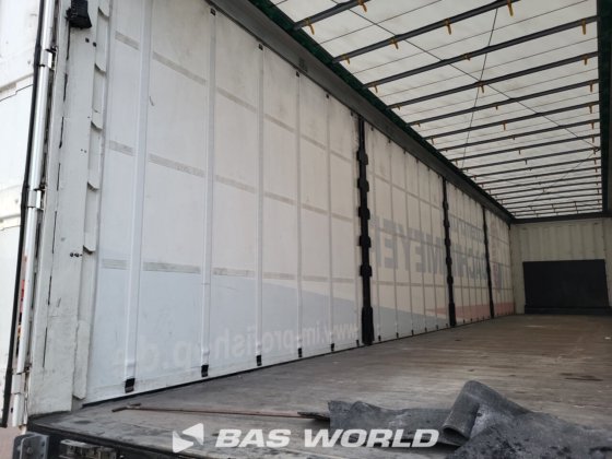 Krone 帘式半挂车