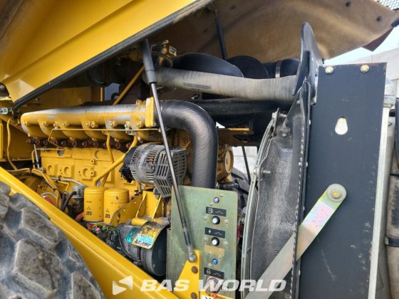 Caterpillar CS563 E Single drum