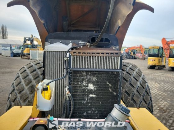 Caterpillar CS563 E Single drum