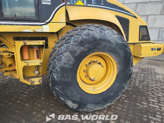 Caterpillar CS563 E Single drum