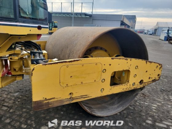 Caterpillar CS563 E Single drum