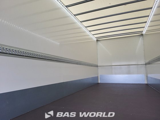 ボルボ 4X2 ボックスボディトラック