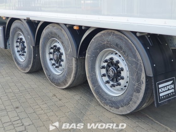 クナペン・ウォーキング・フロア