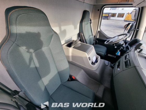 ボルボ 4X2 冷蔵トラック