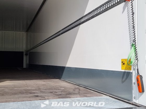 Kässbohrer 封闭箱体半挂车