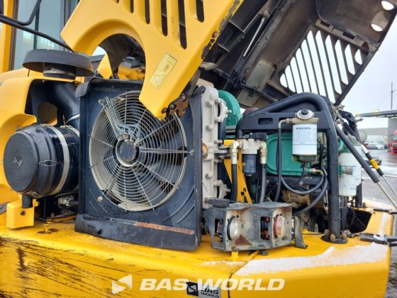 沃尔沃 A25 D 自卸车