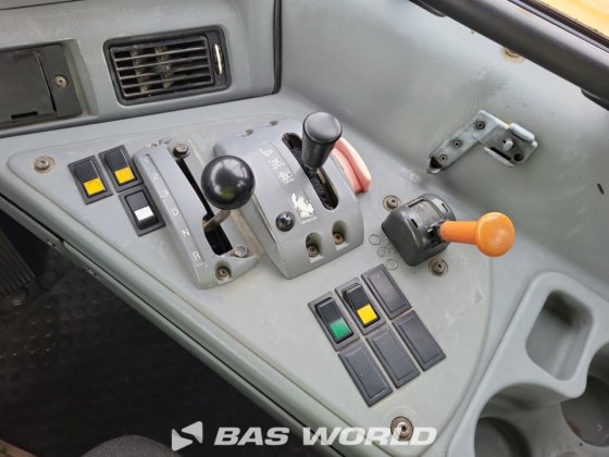 沃尔沃 A25 D 自卸车