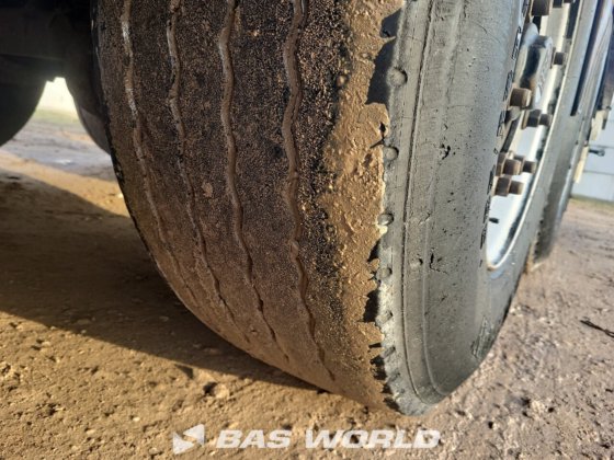 クナペン・ウォーキング・フロア