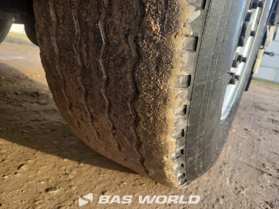 クナペン・ウォーキング・フロア