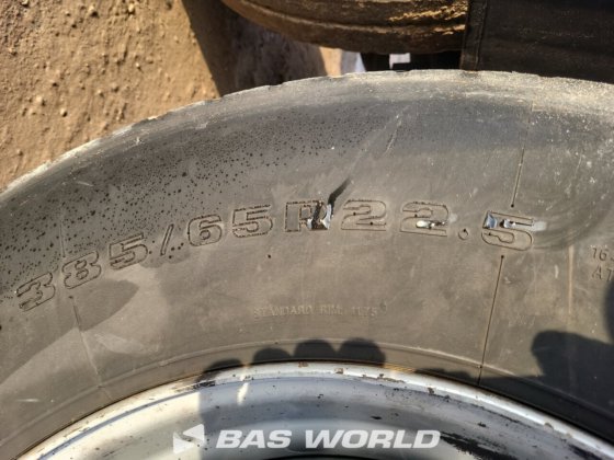 クナペン・ウォーキング・フロア