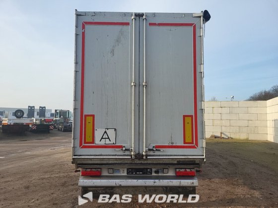 クナペン・ウォーキング・フロア