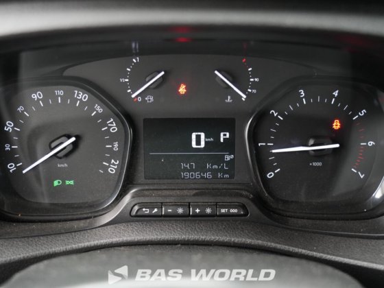 雪铁龙 Jumpy 177pk 封闭箱式货车