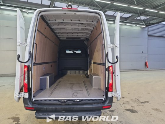 メルセデス スプリンター 317 CDI クローズド・ボックス・バン