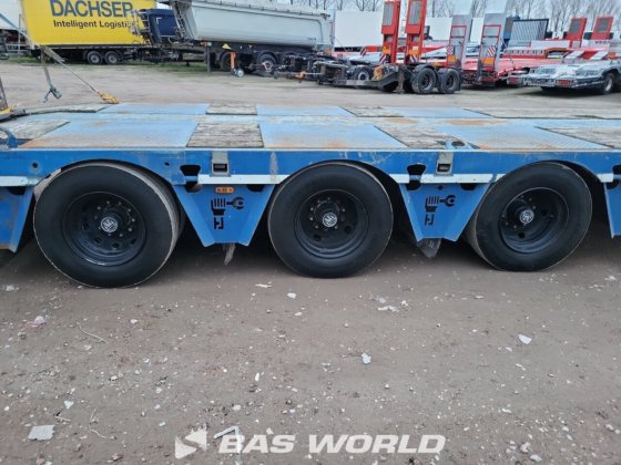 涡轮-荷特低平台半挂车