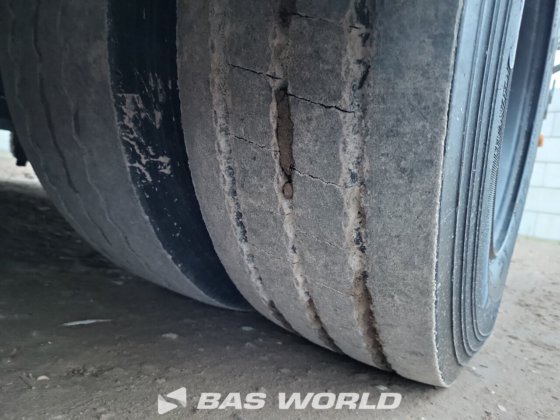 涡轮-荷特低平台半挂车