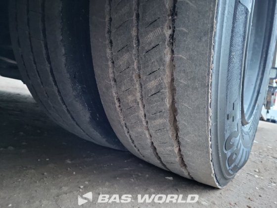 涡轮-荷特低平台半挂车