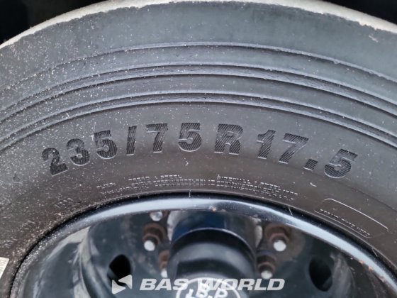 涡轮-荷特低平台半挂车