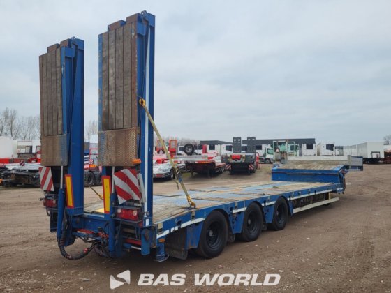 涡轮-荷特低平台半挂车