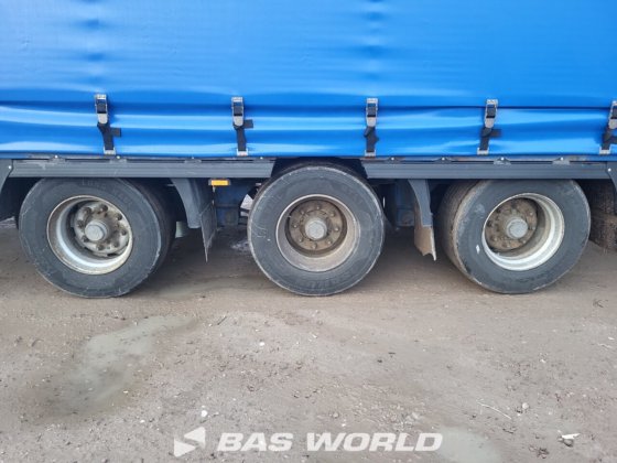 クローネカーテンサイドセミトレーラー