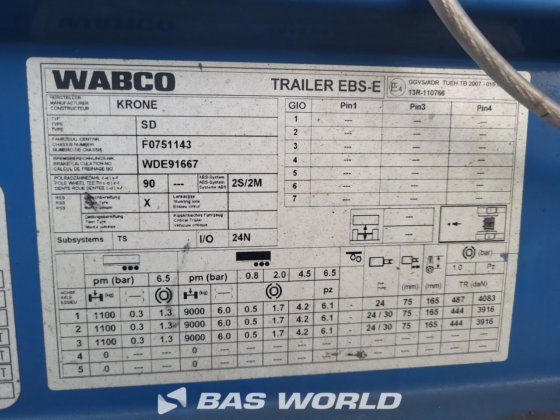 クローネカーテンサイドセミトレーラー