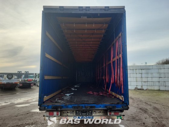 クローネカーテンサイドセミトレーラー