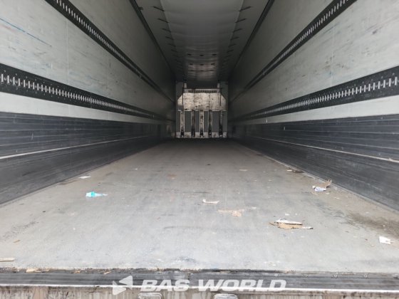 クローネ冷凍セミトレーラ