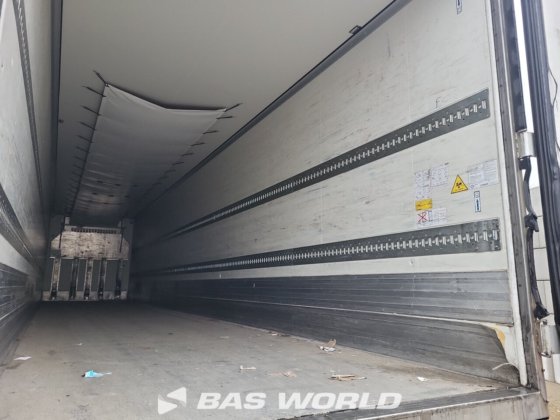 クローネ冷凍セミトレーラ