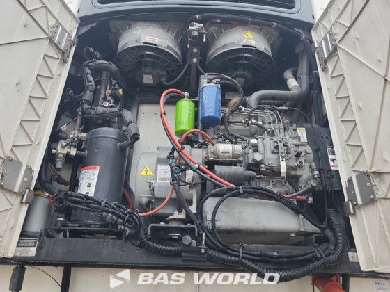 クローネ冷凍セミトレーラ