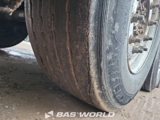 クローネ冷凍セミトレーラ