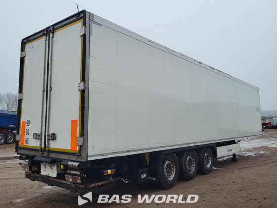 クローネ冷凍セミトレーラ