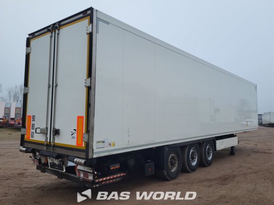 クローネ冷凍セミトレーラ