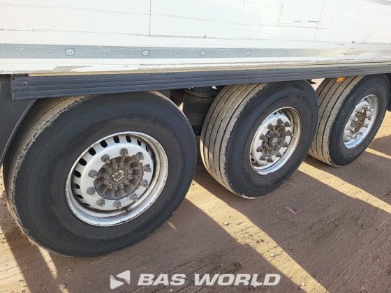 クローネ冷凍セミトレーラ