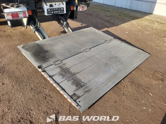 クローネ冷凍セミトレーラ