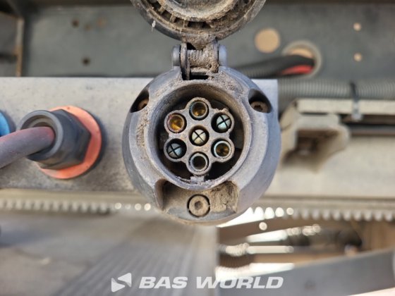 クローネ冷凍セミトレーラ