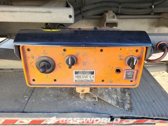 クローネ冷凍セミトレーラ