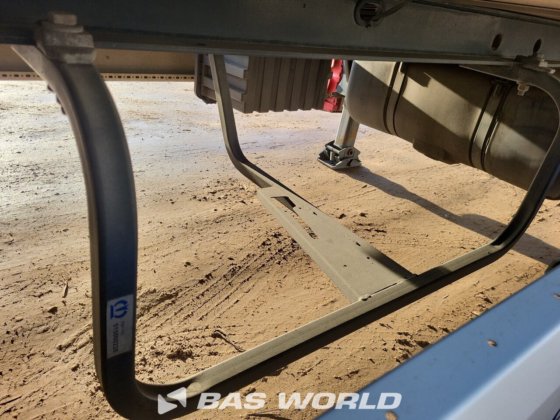 クローネ冷凍セミトレーラ