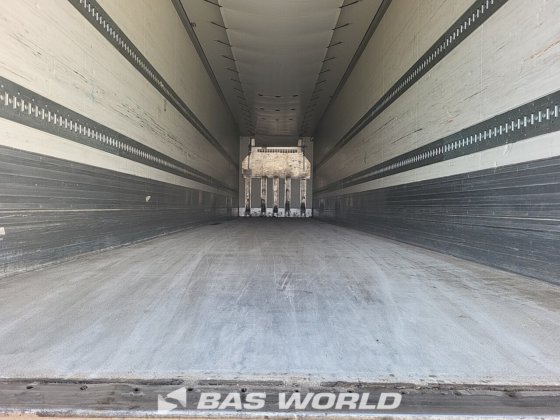 クローネ冷凍セミトレーラ