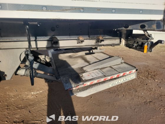 クローネ冷凍セミトレーラ