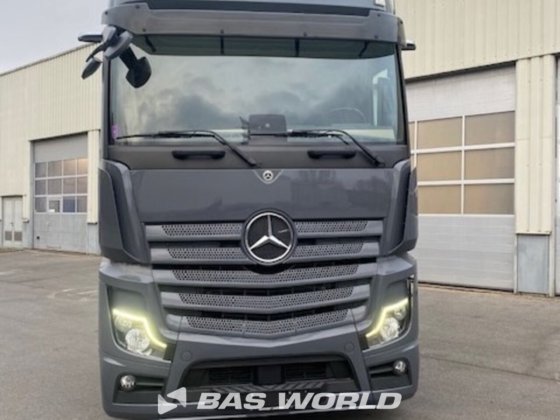 梅赛德斯 Actros 1853 4X2 拖拉机组