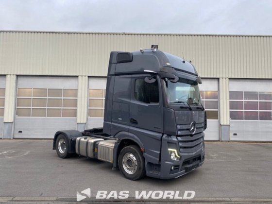 梅赛德斯 Actros 1853 4X2 拖拉机组