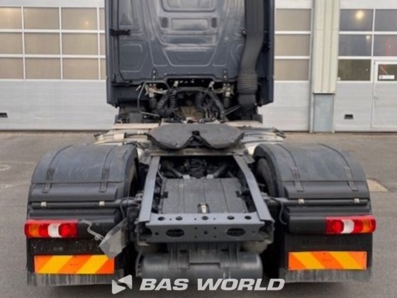 梅赛德斯 Actros 1853 4X2 拖拉机组