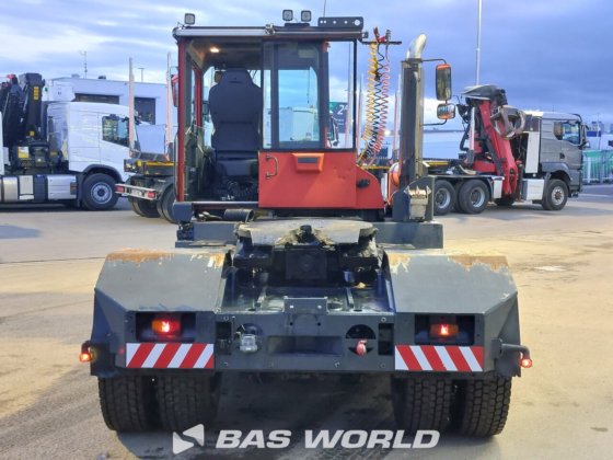 卡尔玛码头拖拉机