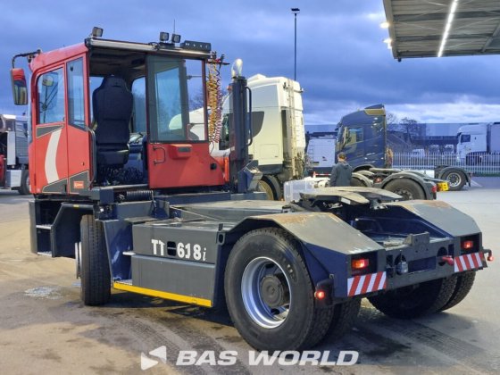 卡尔玛码头拖拉机