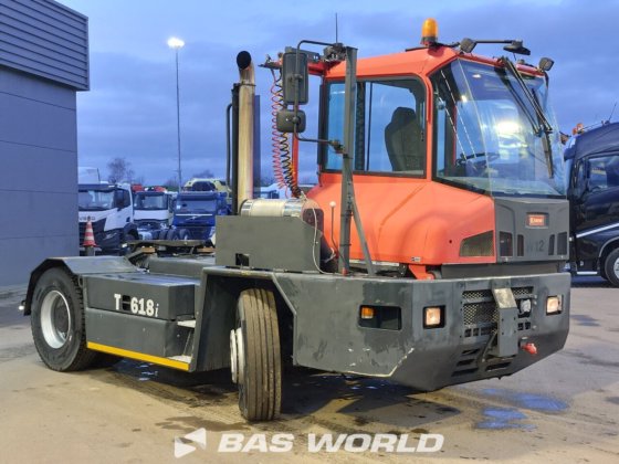 卡尔玛码头拖拉机