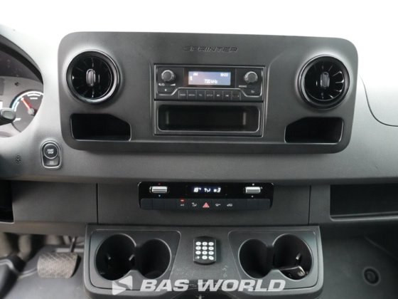 梅赛德斯eSprinter 312封闭式厢式货车