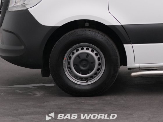 梅赛德斯eSprinter 312封闭式厢式货车