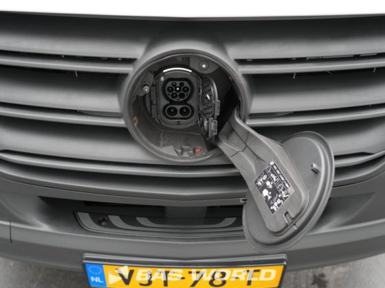 梅赛德斯eSprinter 312封闭式厢式货车